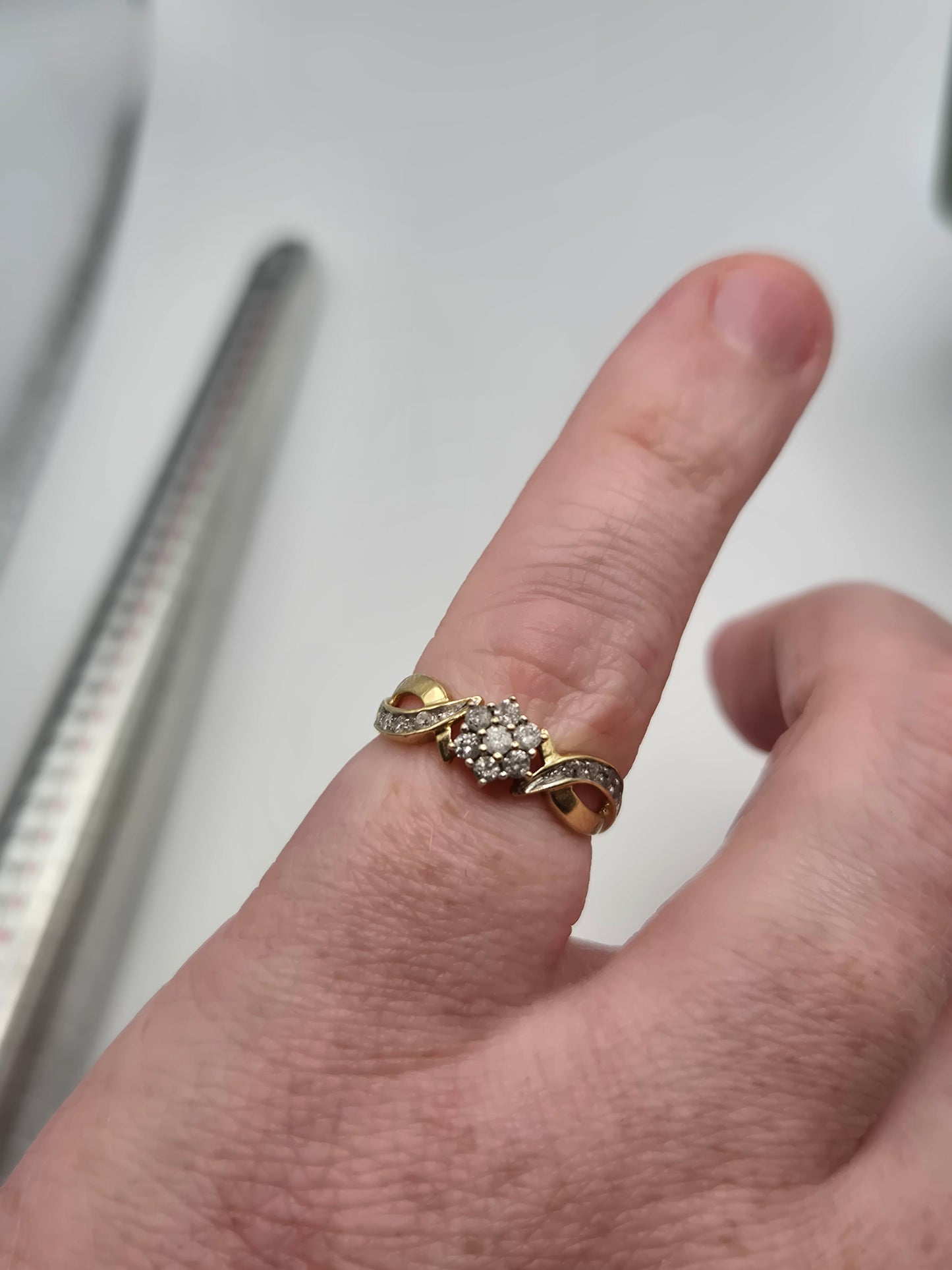 9ct gold diamond ring