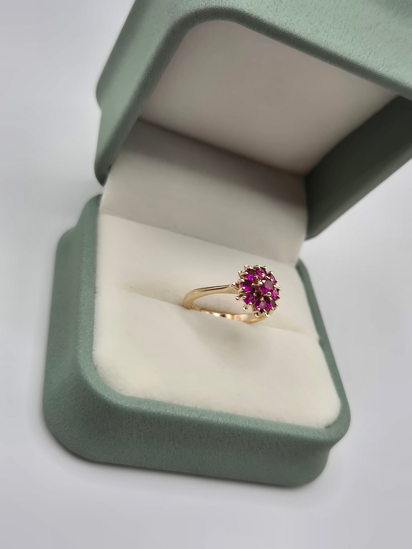 9ct gold synthetic ruby ring