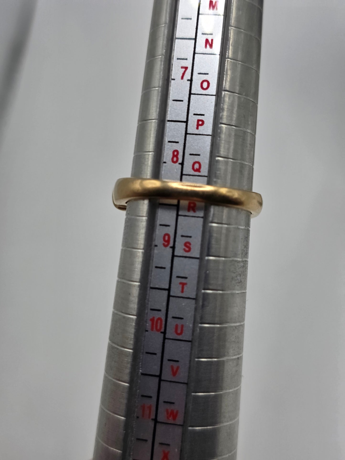 Heavy 9ct gold peridot and topaz ring