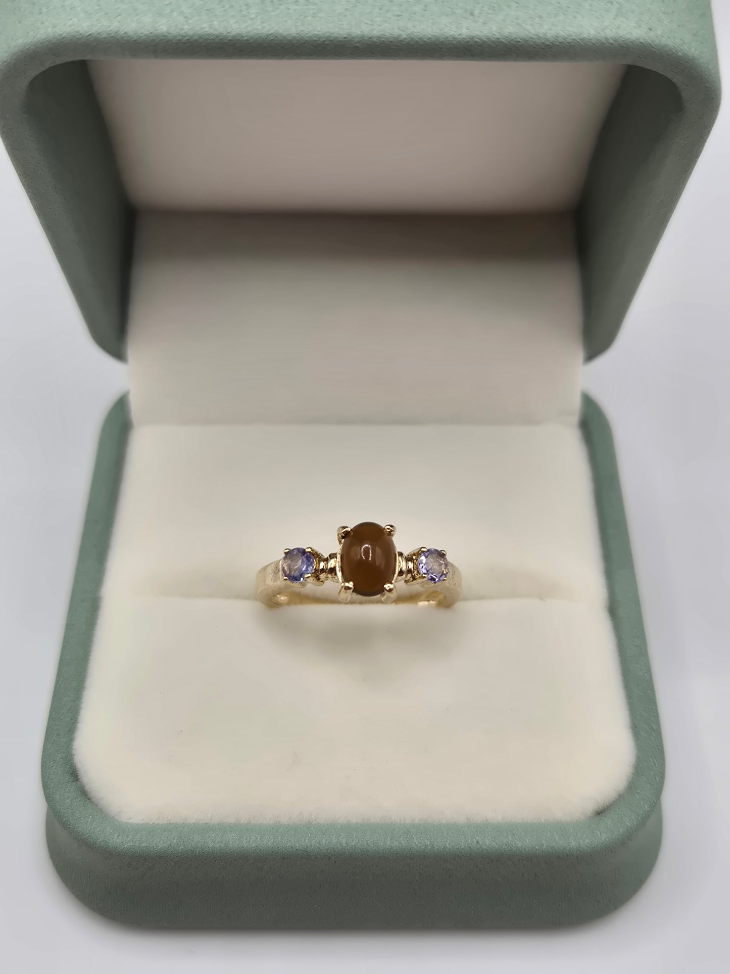9ct gold gemstone and tanzanite ring