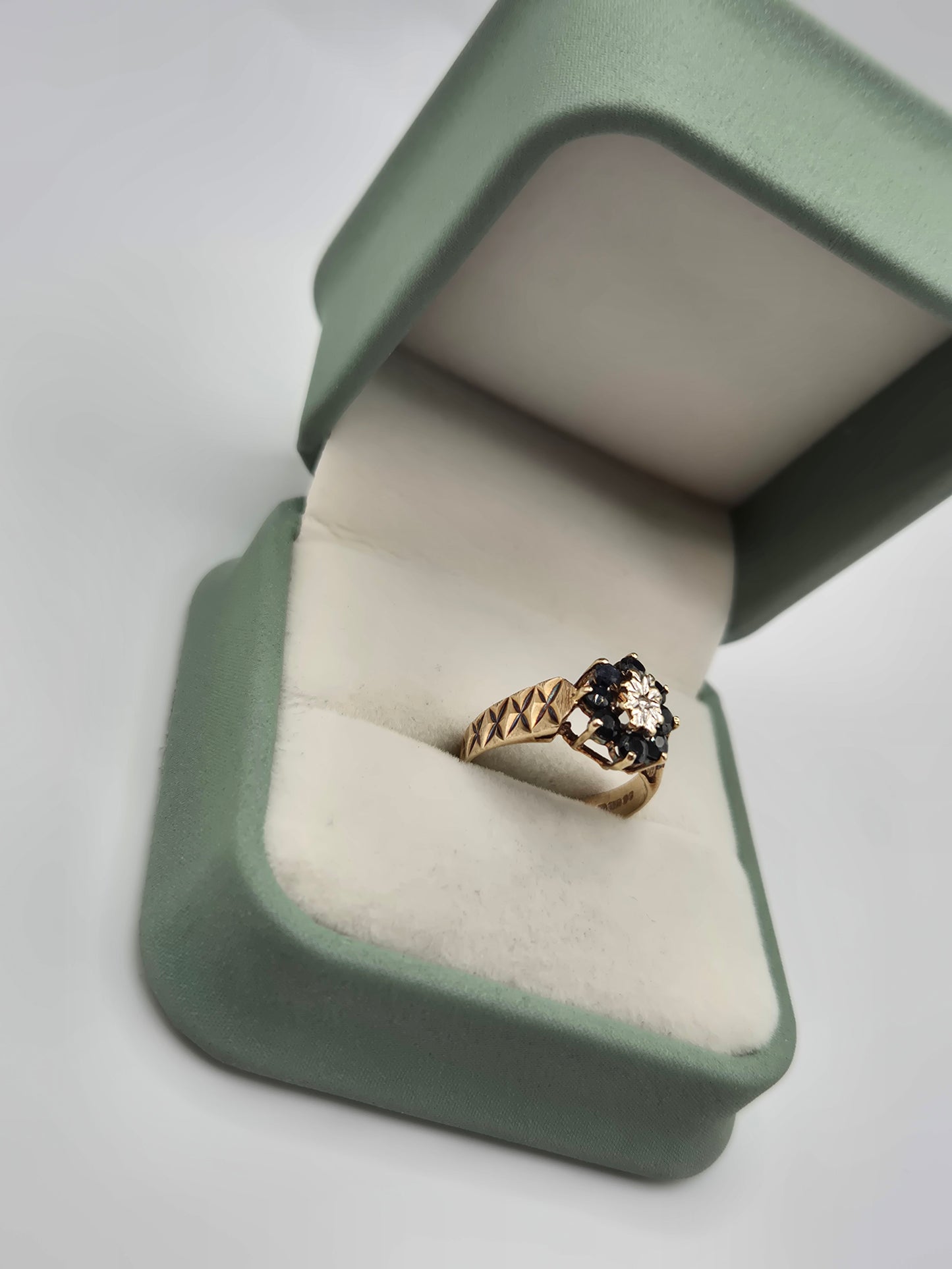 9ct gold sapphire and diamond ring