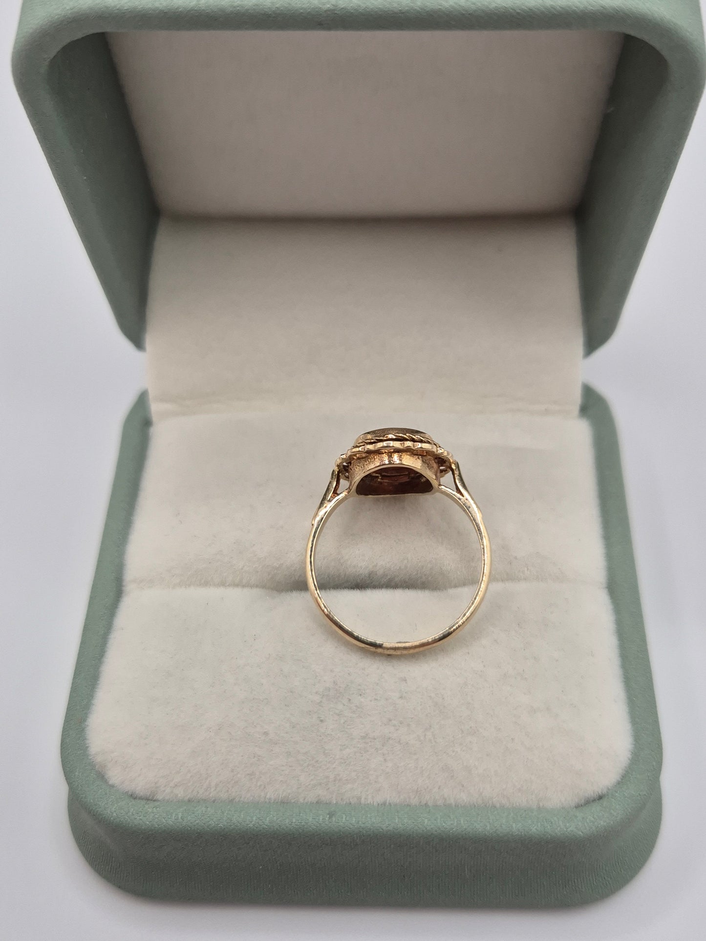 9ct gold cameo ring