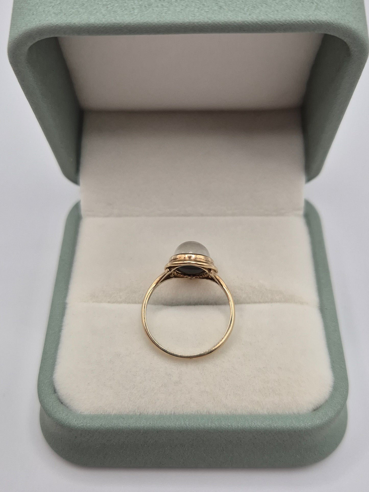 9ct gold rock crystal ring