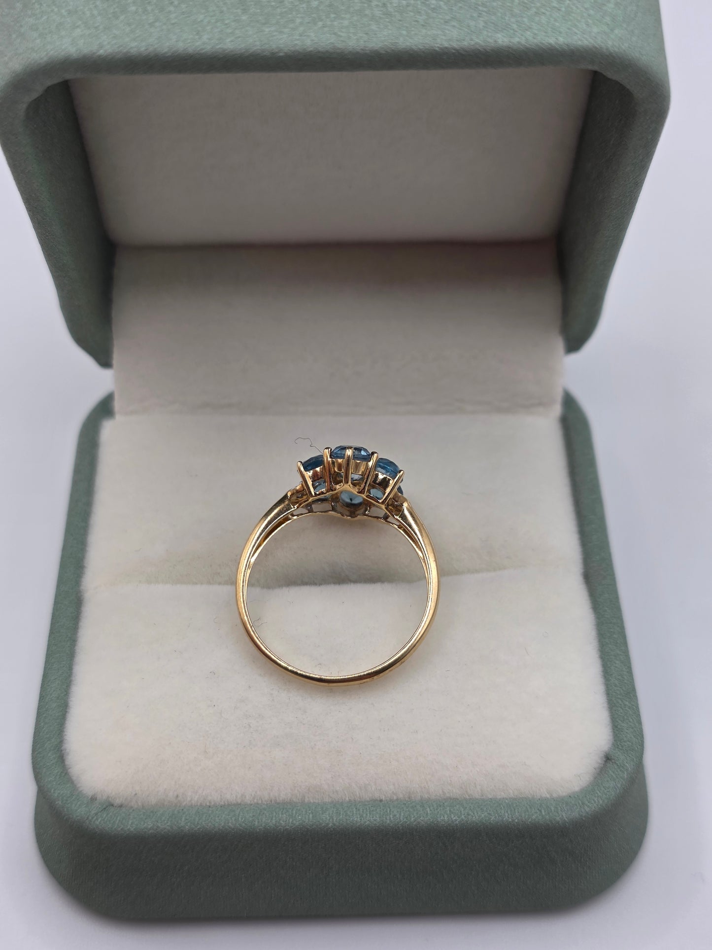9ct gold topaz and diamond ring