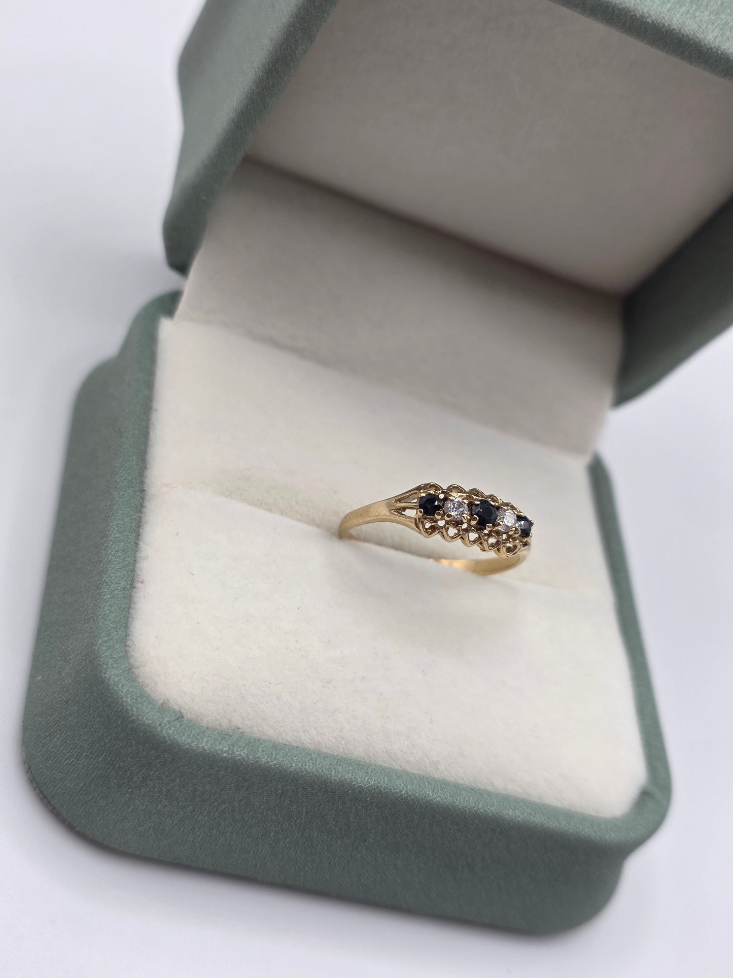 9ct gold sapphire and cz ring