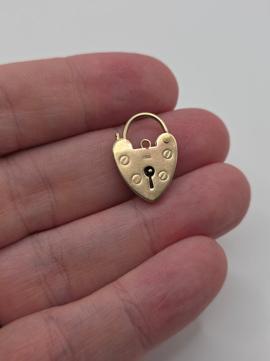 9ct gold padlock 34