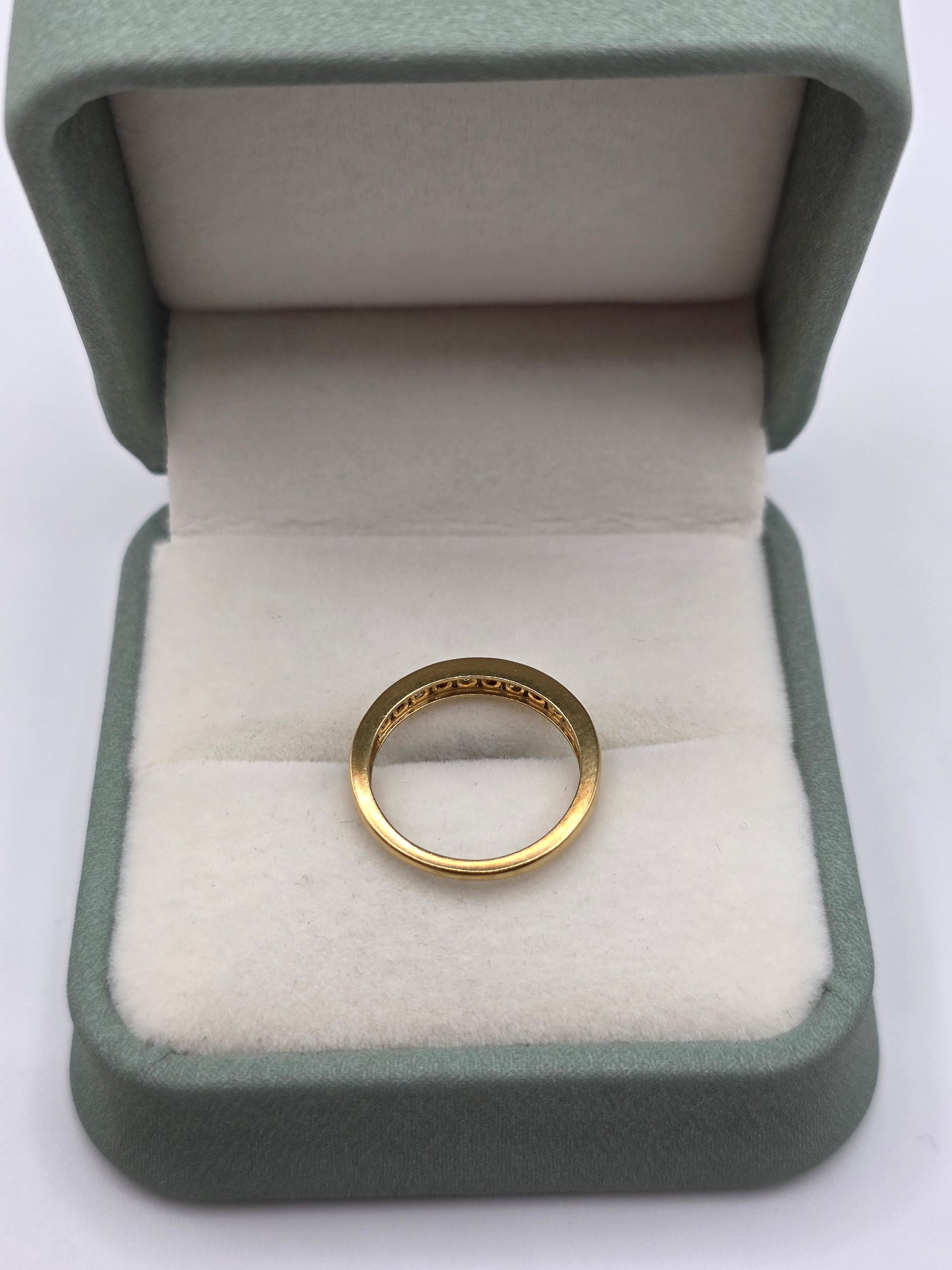 9ct gold garnet and cz ring