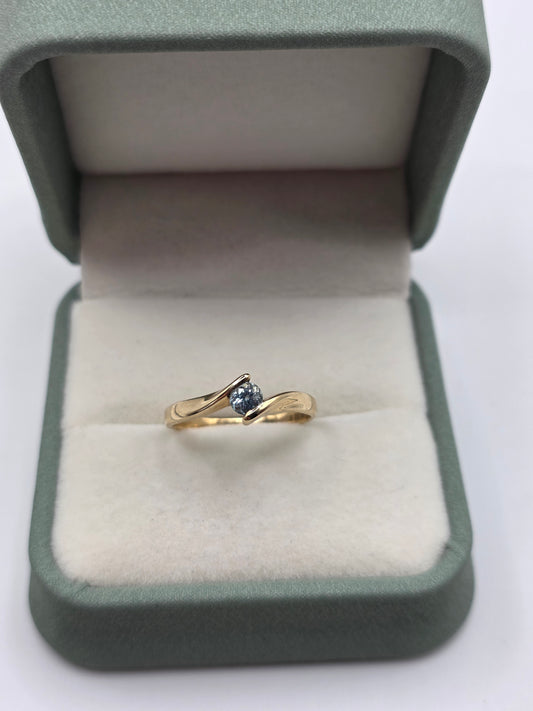 9ct gold topaz ring