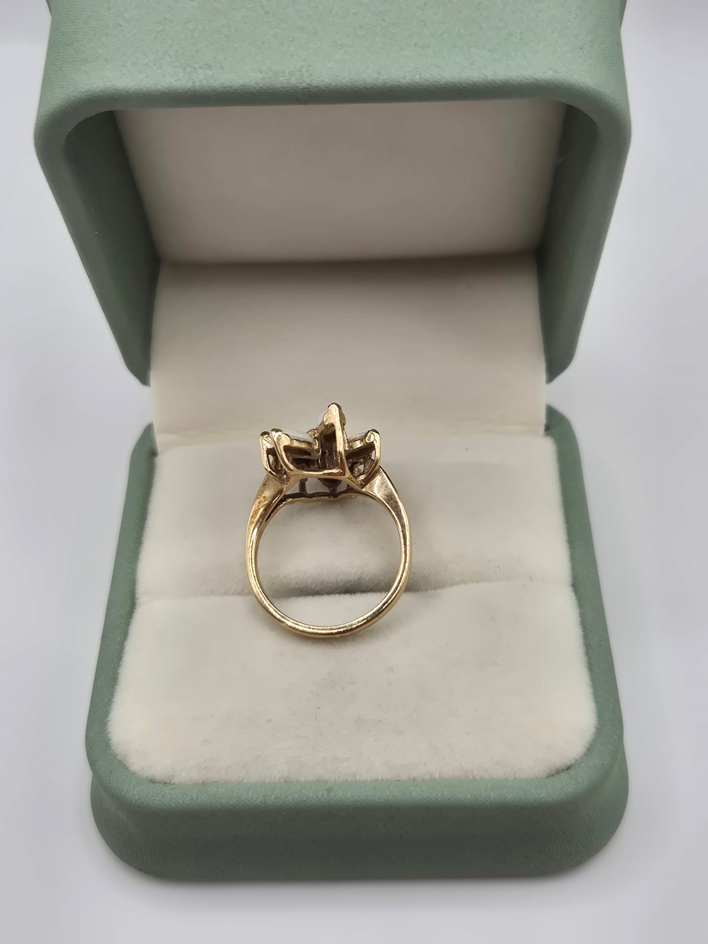 9ct gold opal and diamond ring