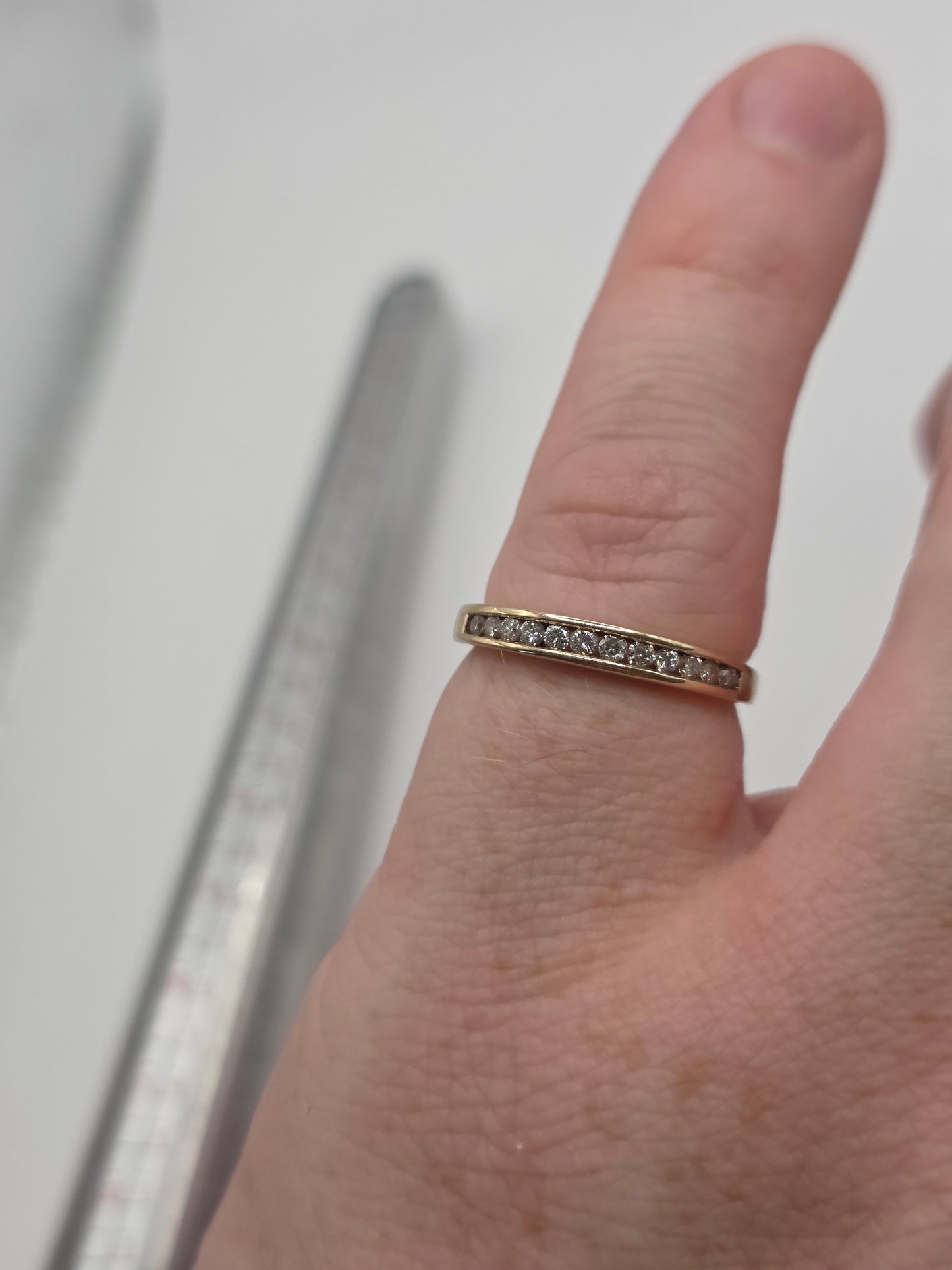 9ct gold diamond ring