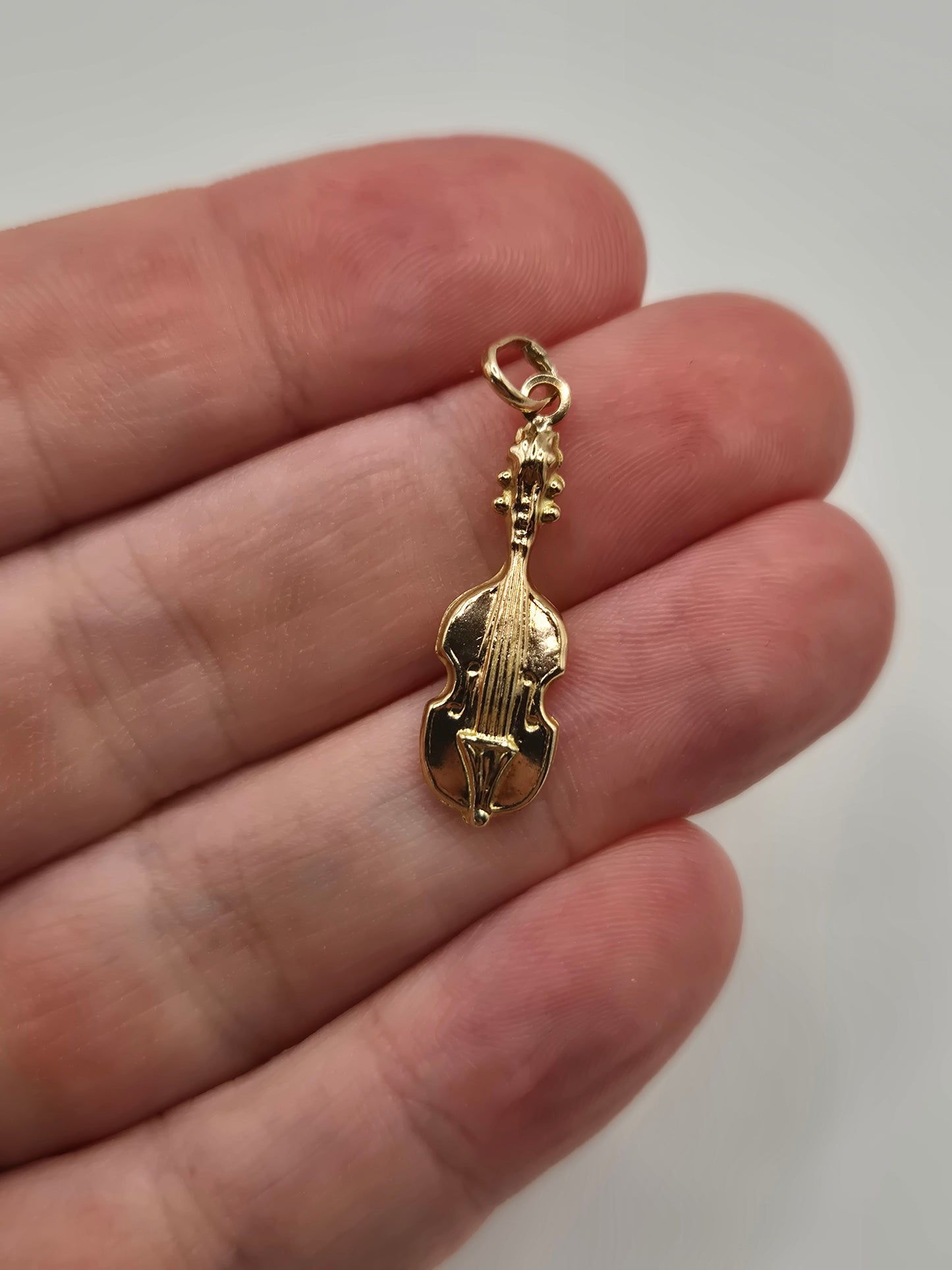 9ct gold violin charm