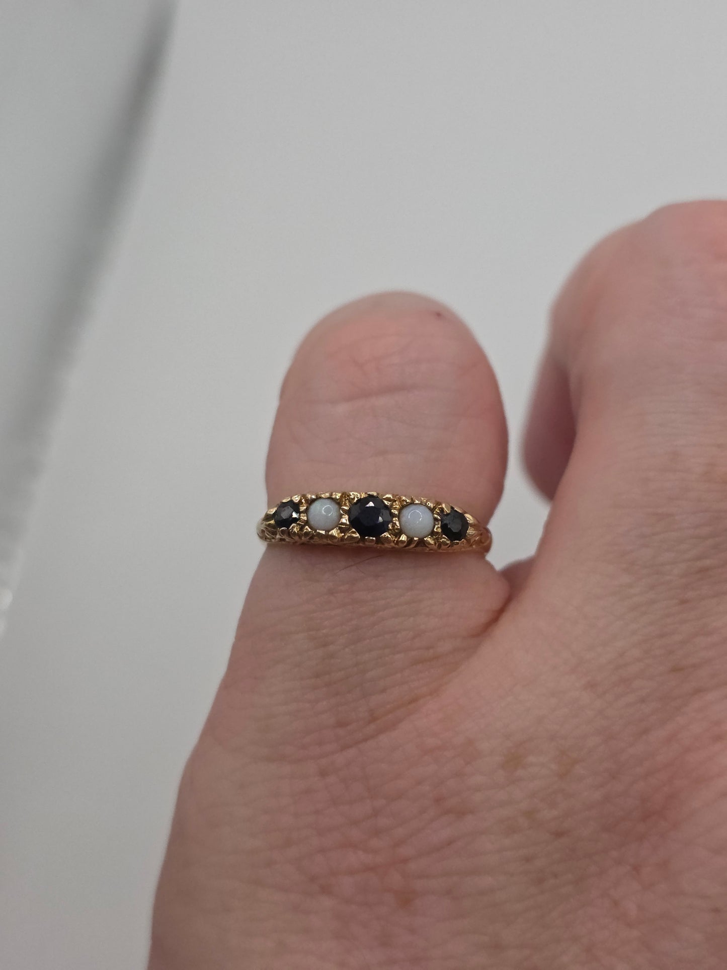 9ct gold sapphire and opal ring