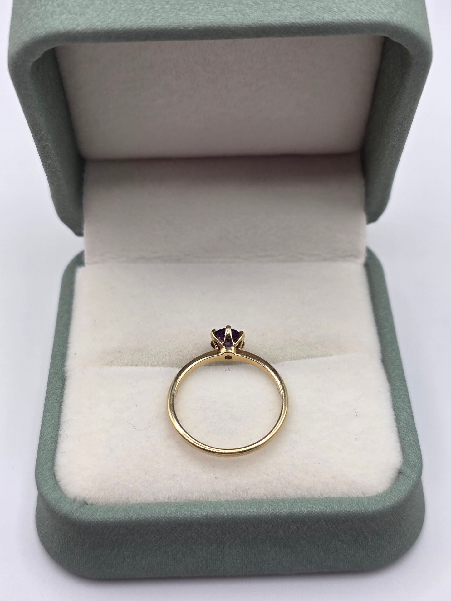 9ct gold amethyst ring