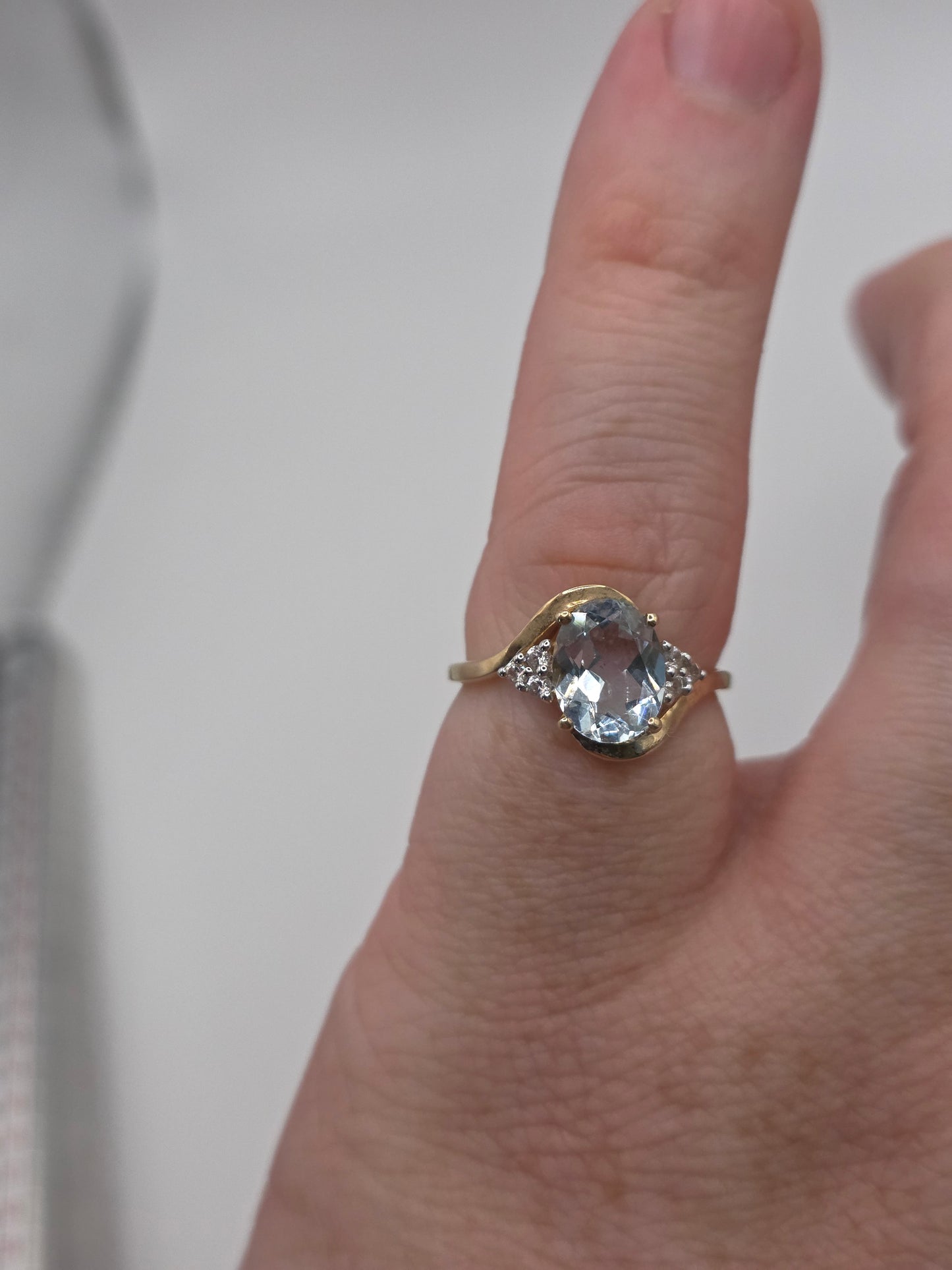 9ct gold aquamarine and white topaz ring