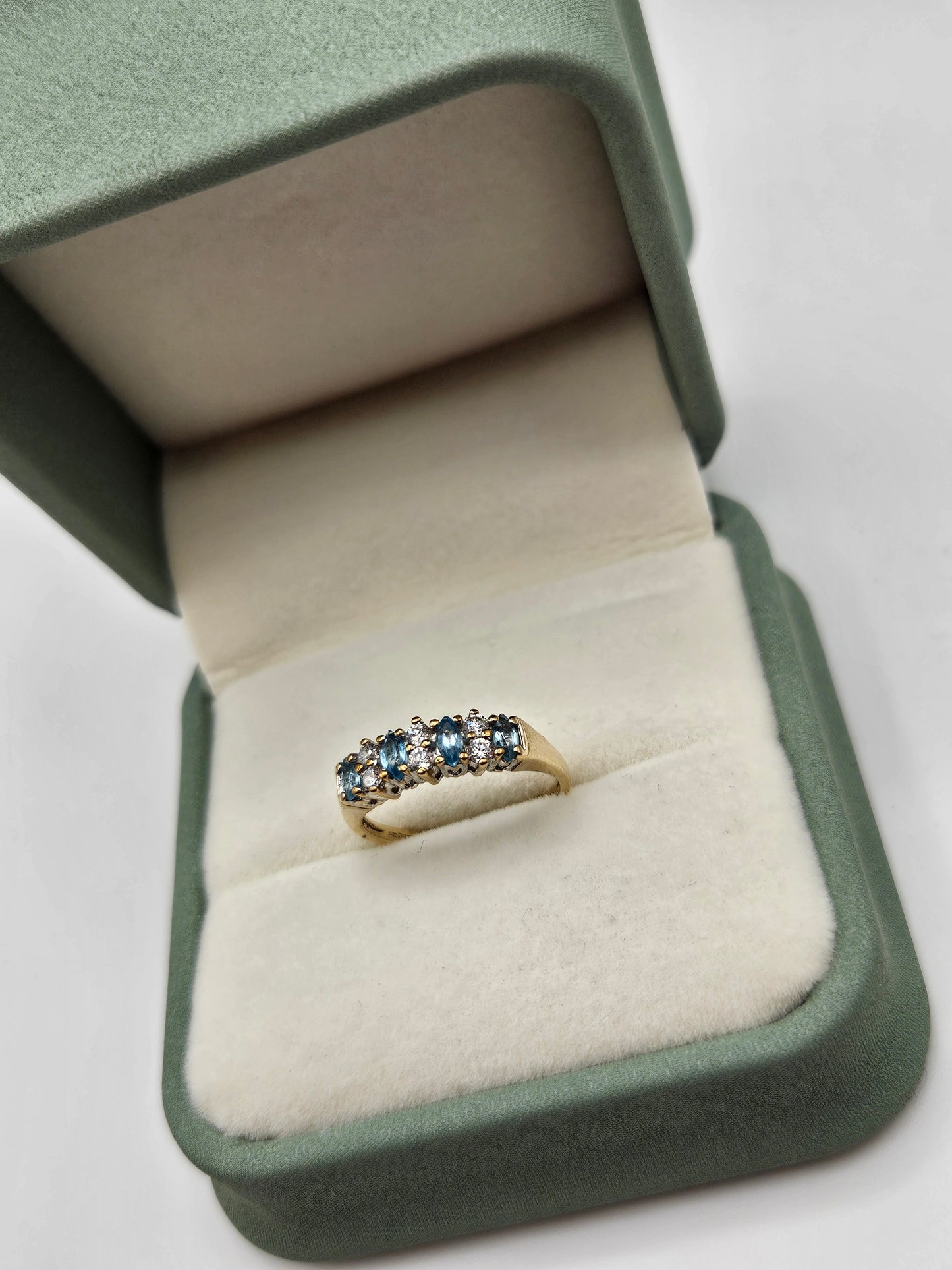 9ct gold topaz and cz ring