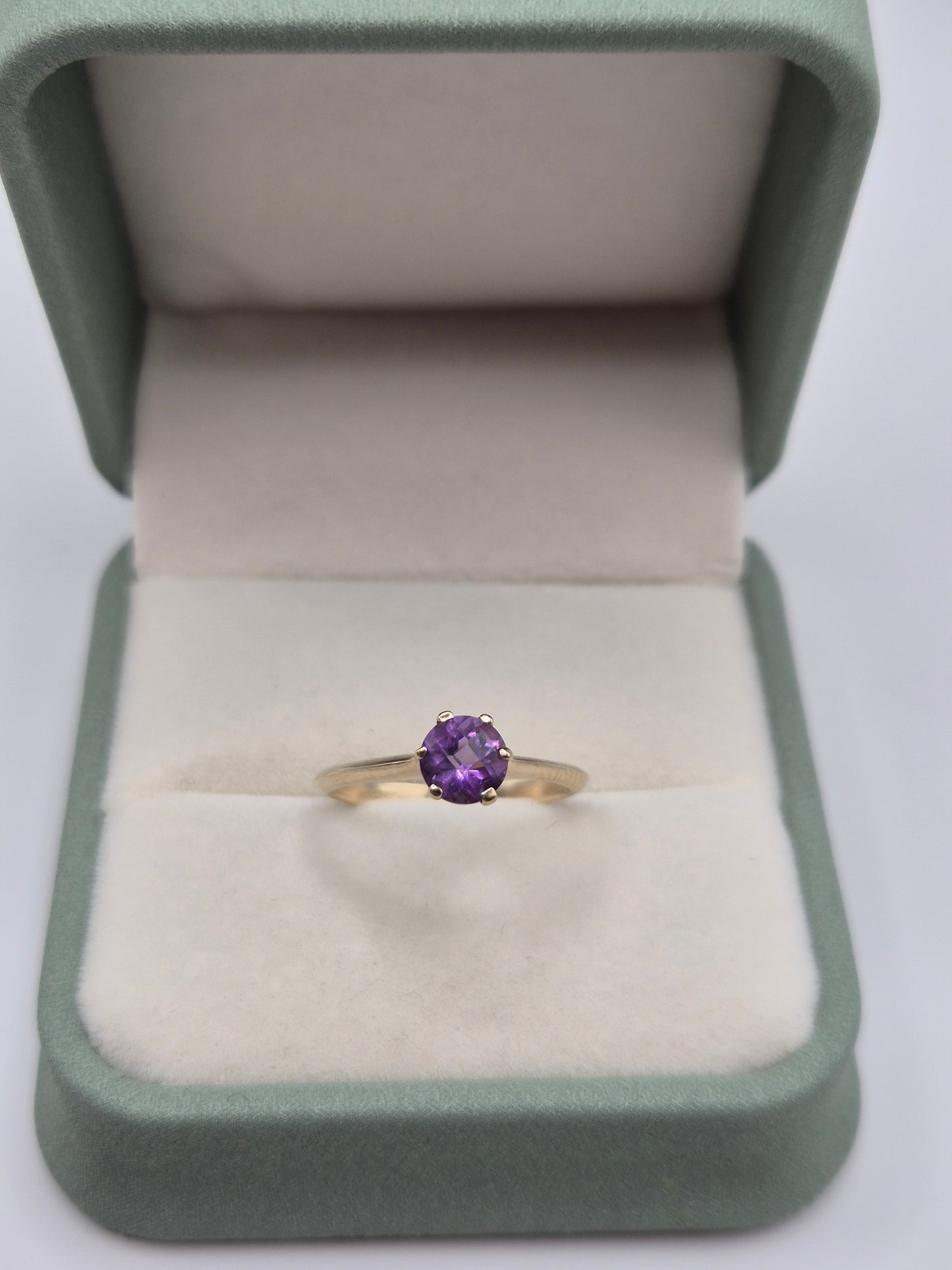 9ct gold amethyst ring