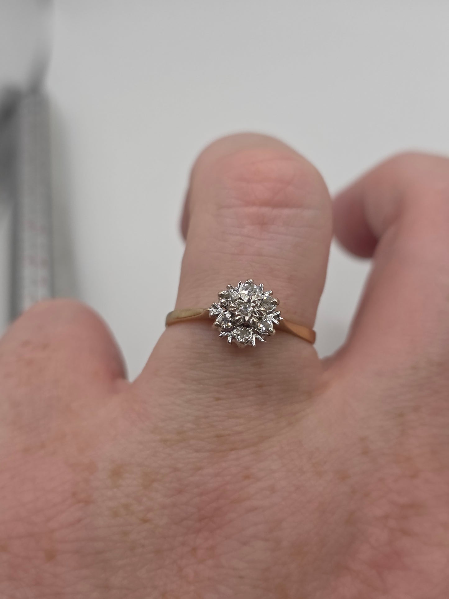 9ct gold diamond snowflake ring