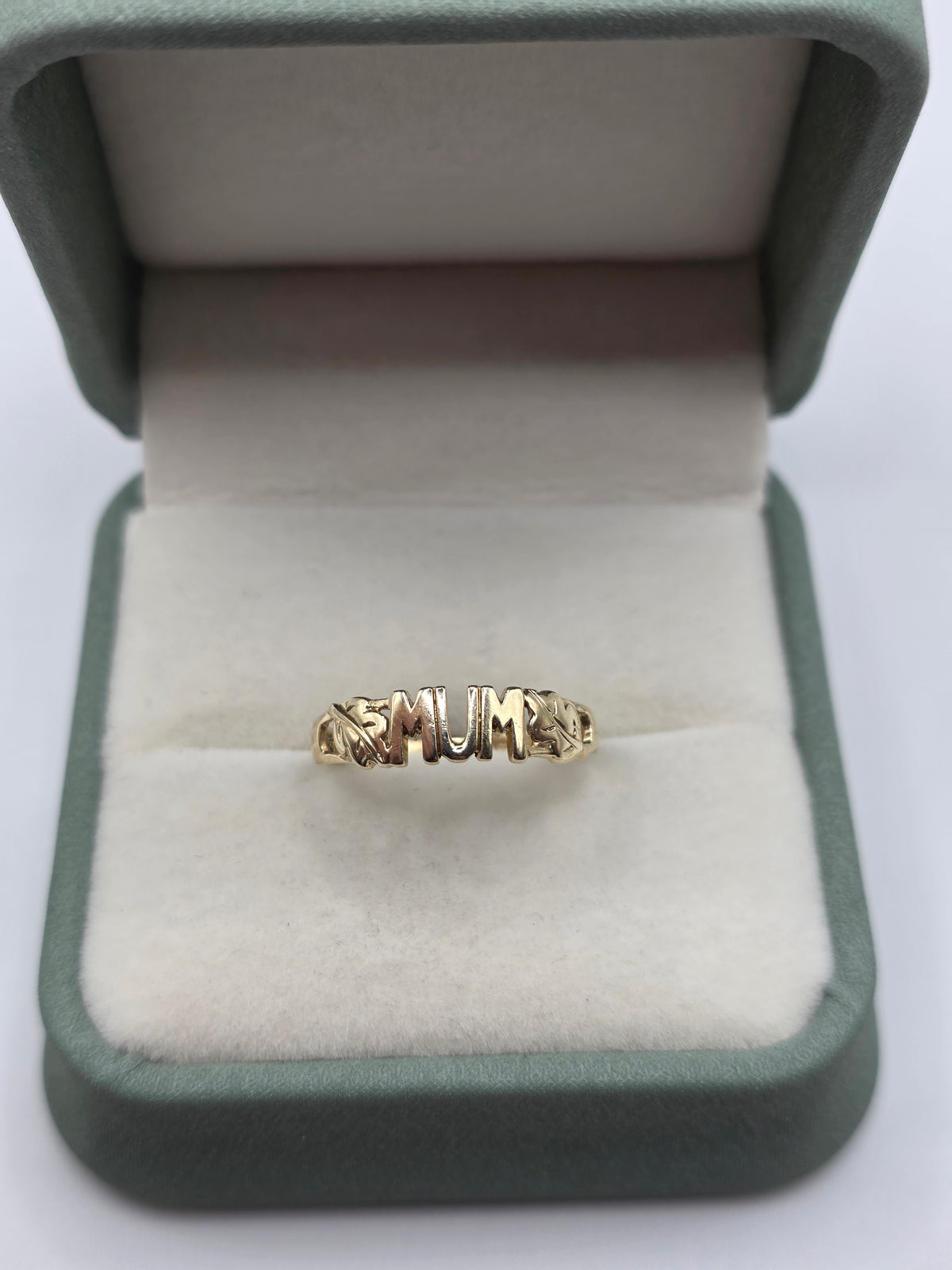 9ct gold mum ring