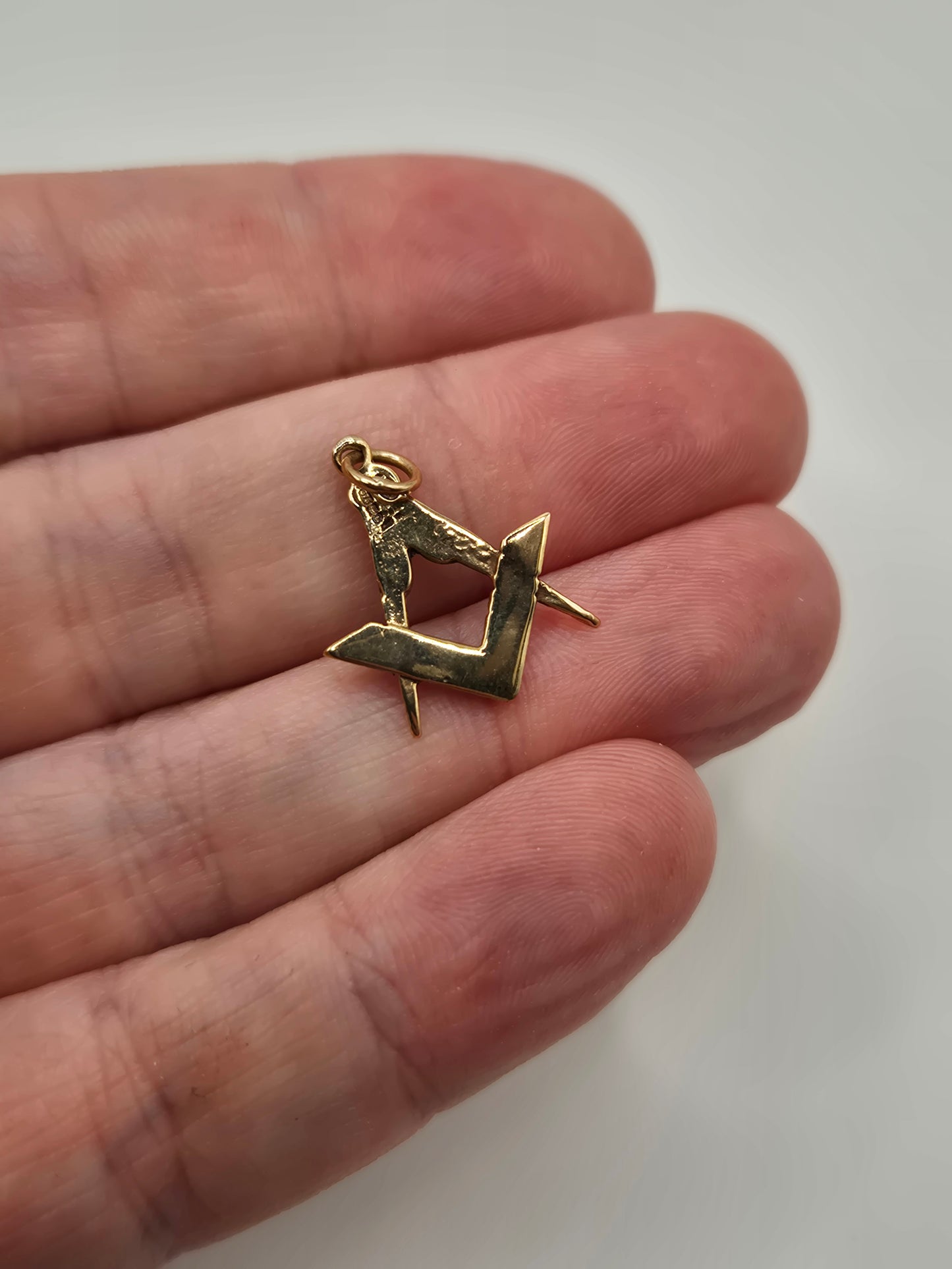 9ct gold masonic charm