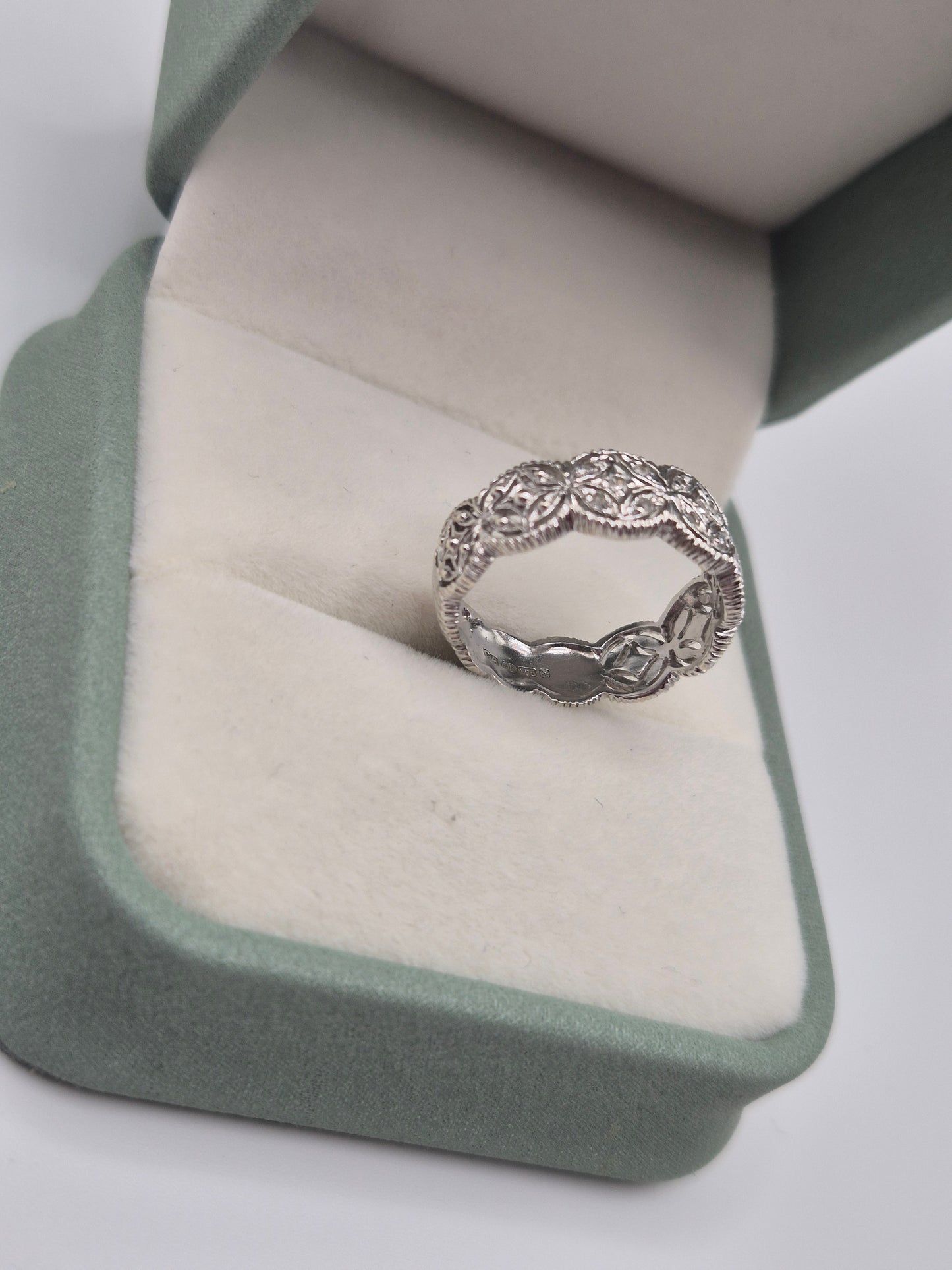 9ct white gold diamond ring