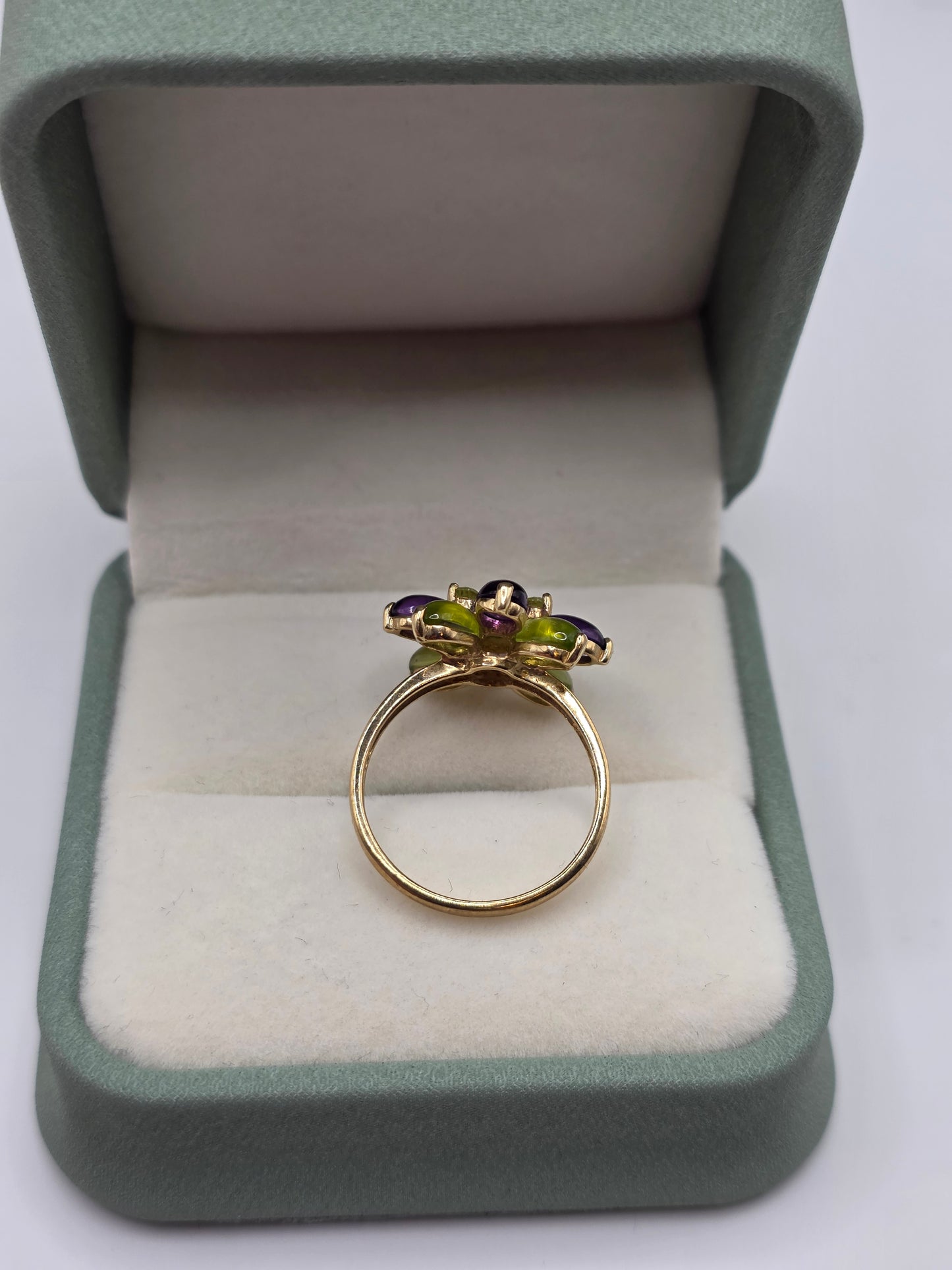 9ct gold cabachon amethyst and peridot ring