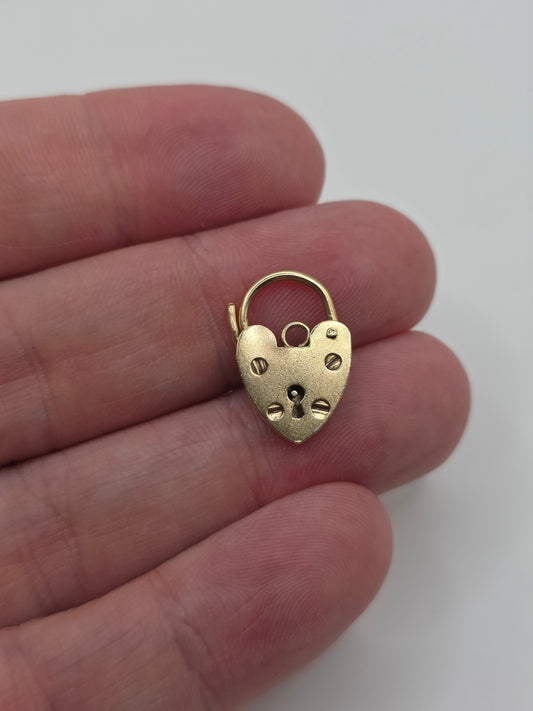 9ct gold padlock 44