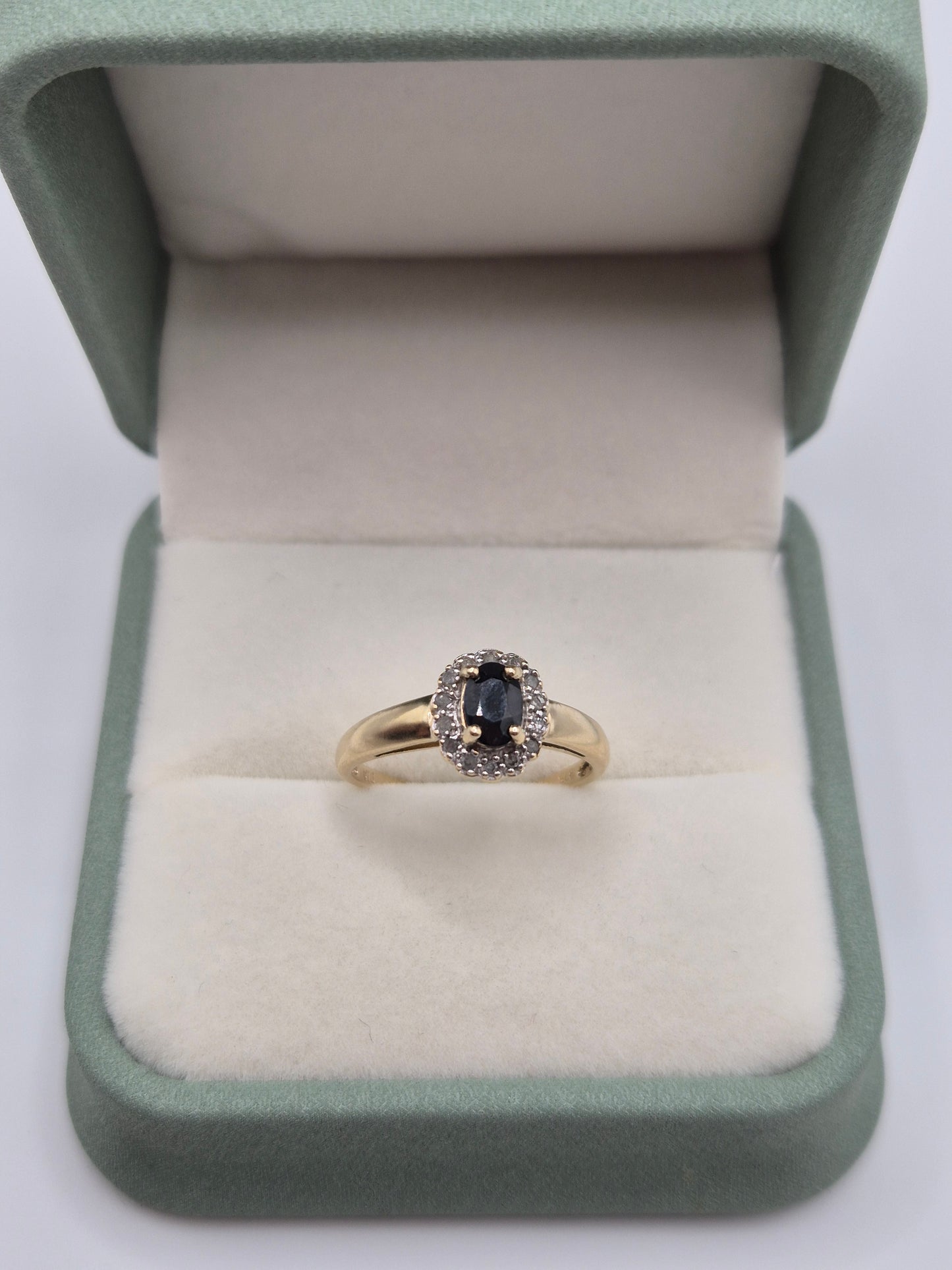 9ct gold sapphire and diamond ring