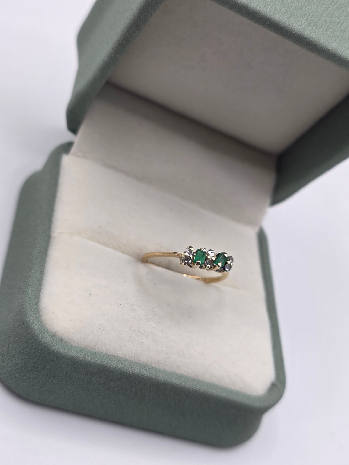 9ct gold emerald and diamond ring