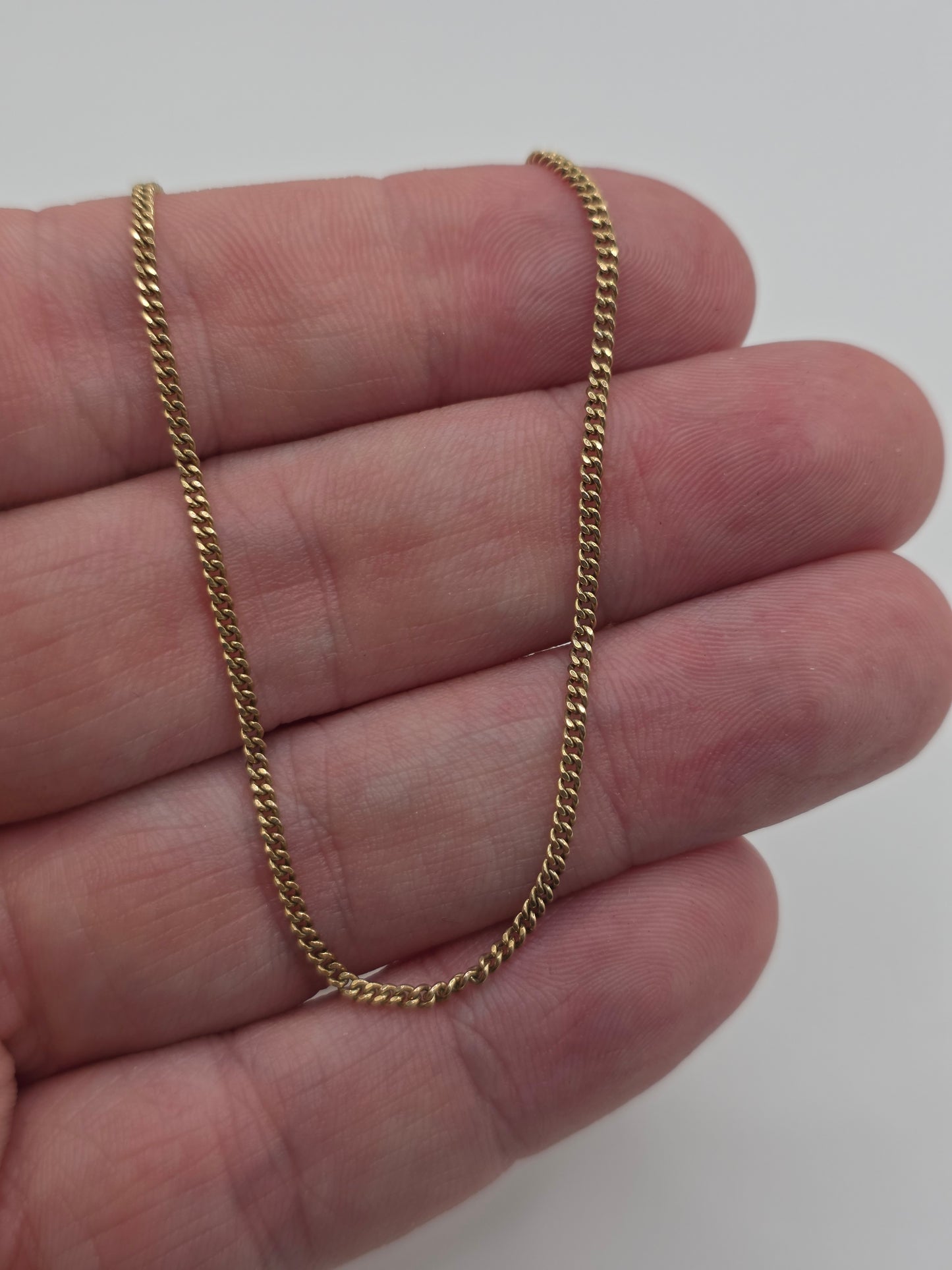 9ct gold curb chain (75)