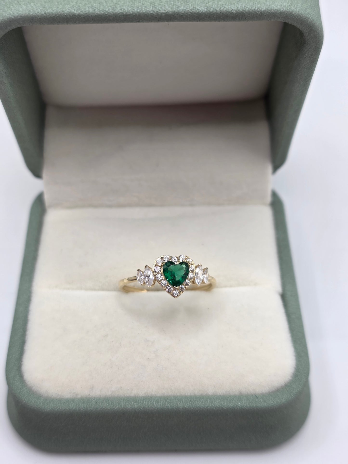 9ct gold cz cluster ring