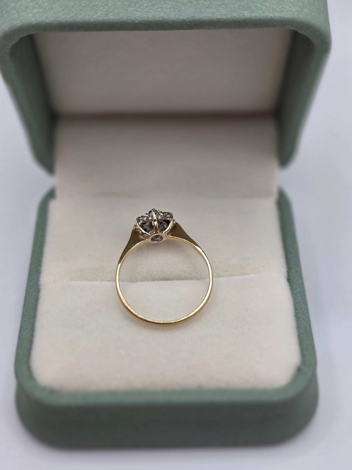 9ct gold sapphire and diamond ring