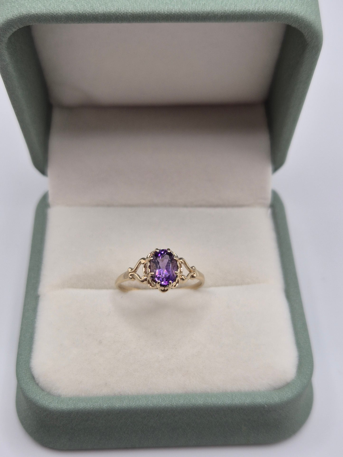 9ct gold amethyst ring