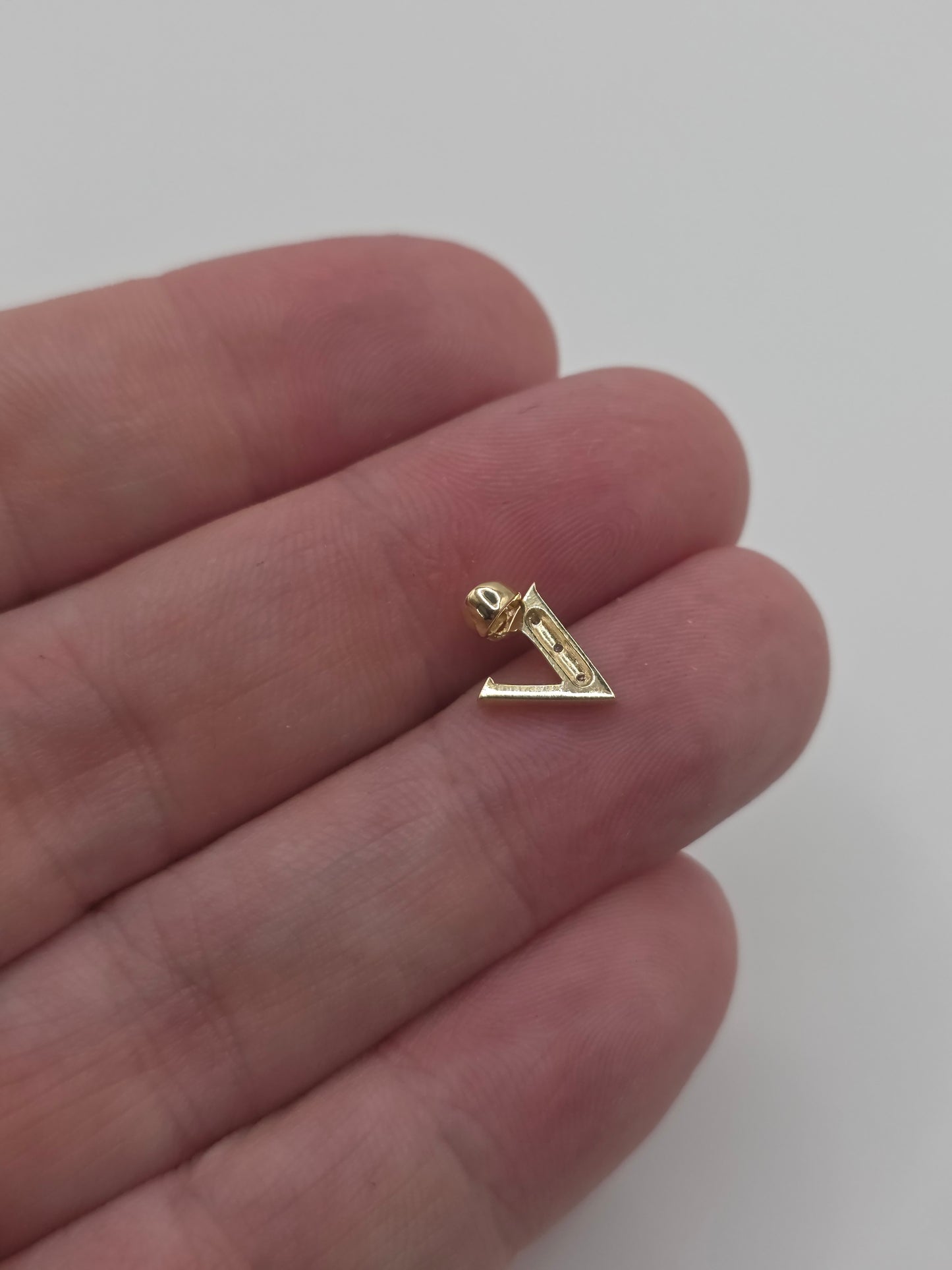 9ct gold diamond initial V pendant