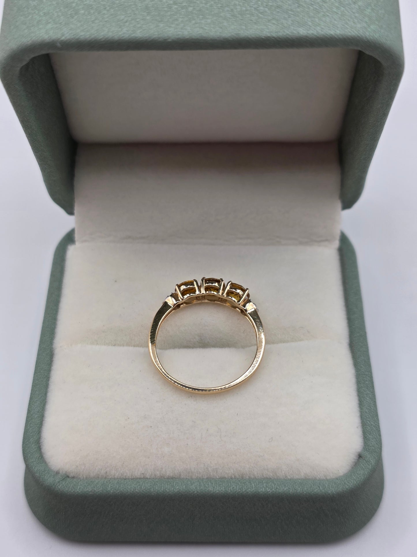9ct gold quartz and diamond ring