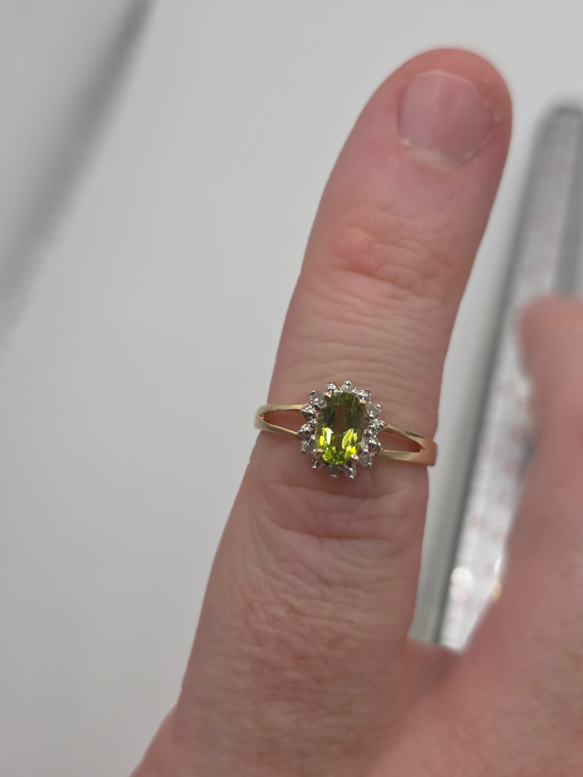9ct gold peridot and diamond ring