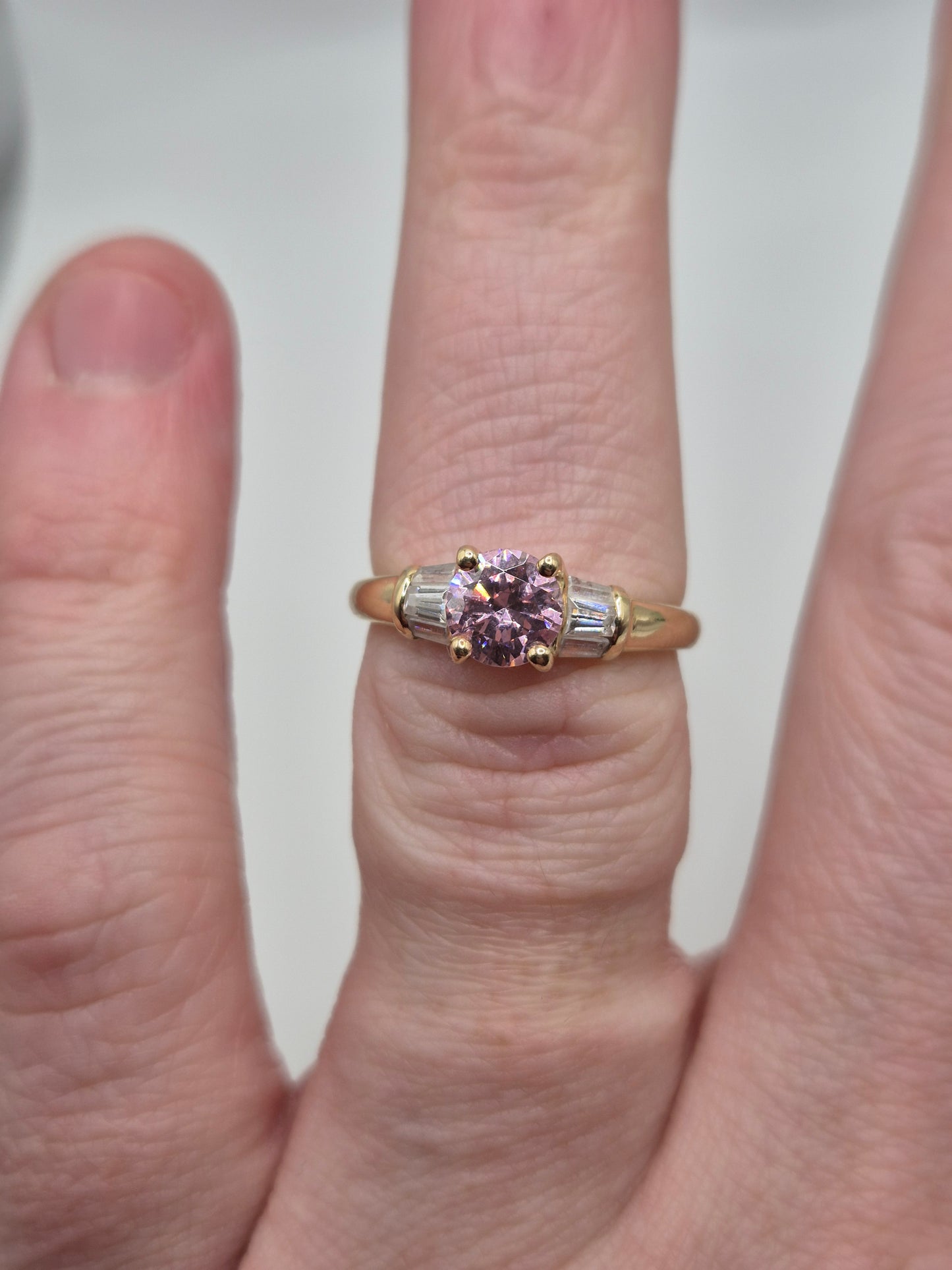 14ct gold pink cz and zircon ring