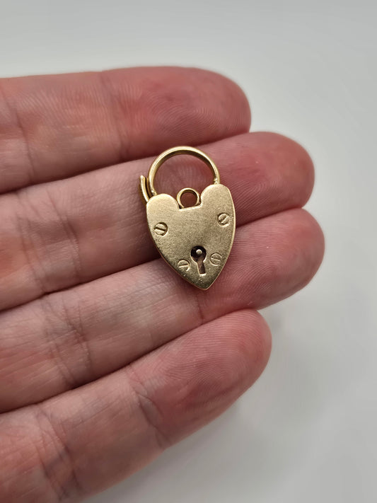 9ct gold padlock (2)