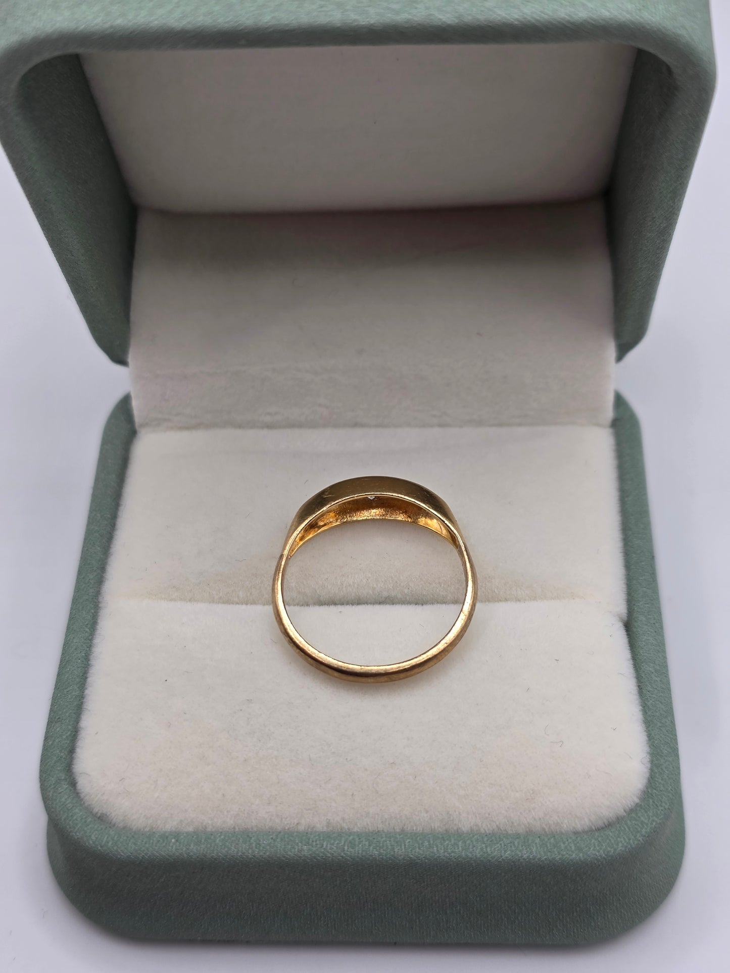 9ct gold sapphire and diamond gypsy ring