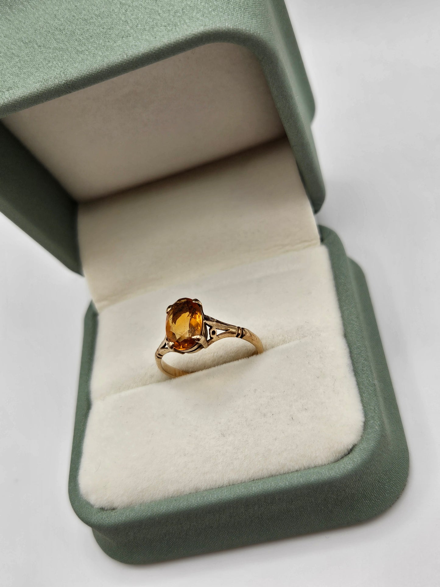 9ct gold citrine ring