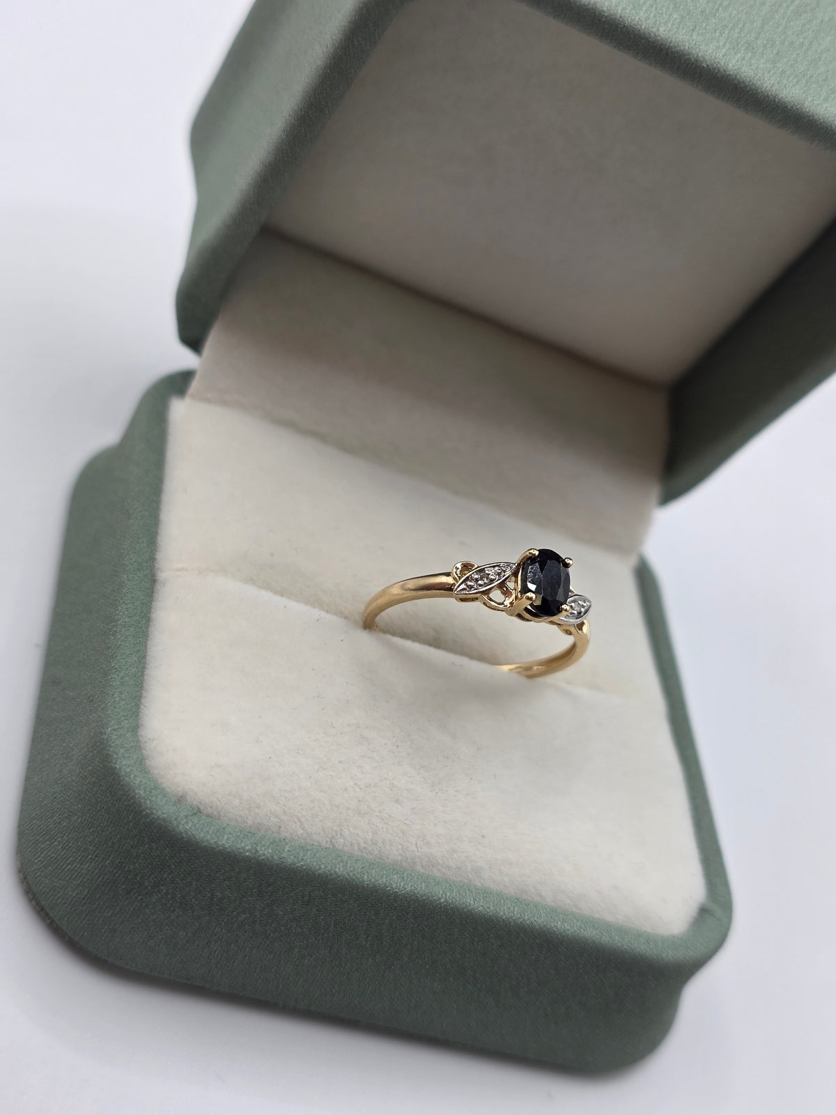 9ct gold sapphire and diamond ring