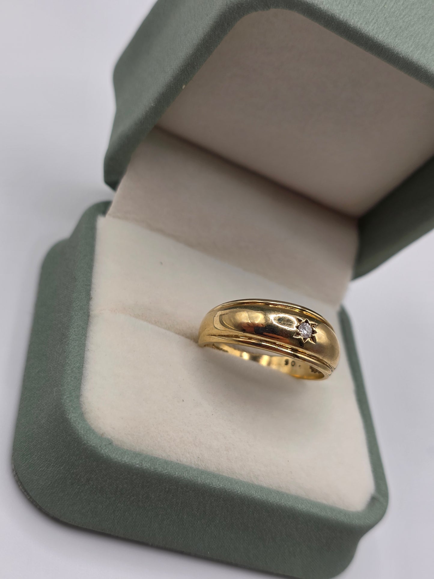 9ct gold diamond gypsy ring