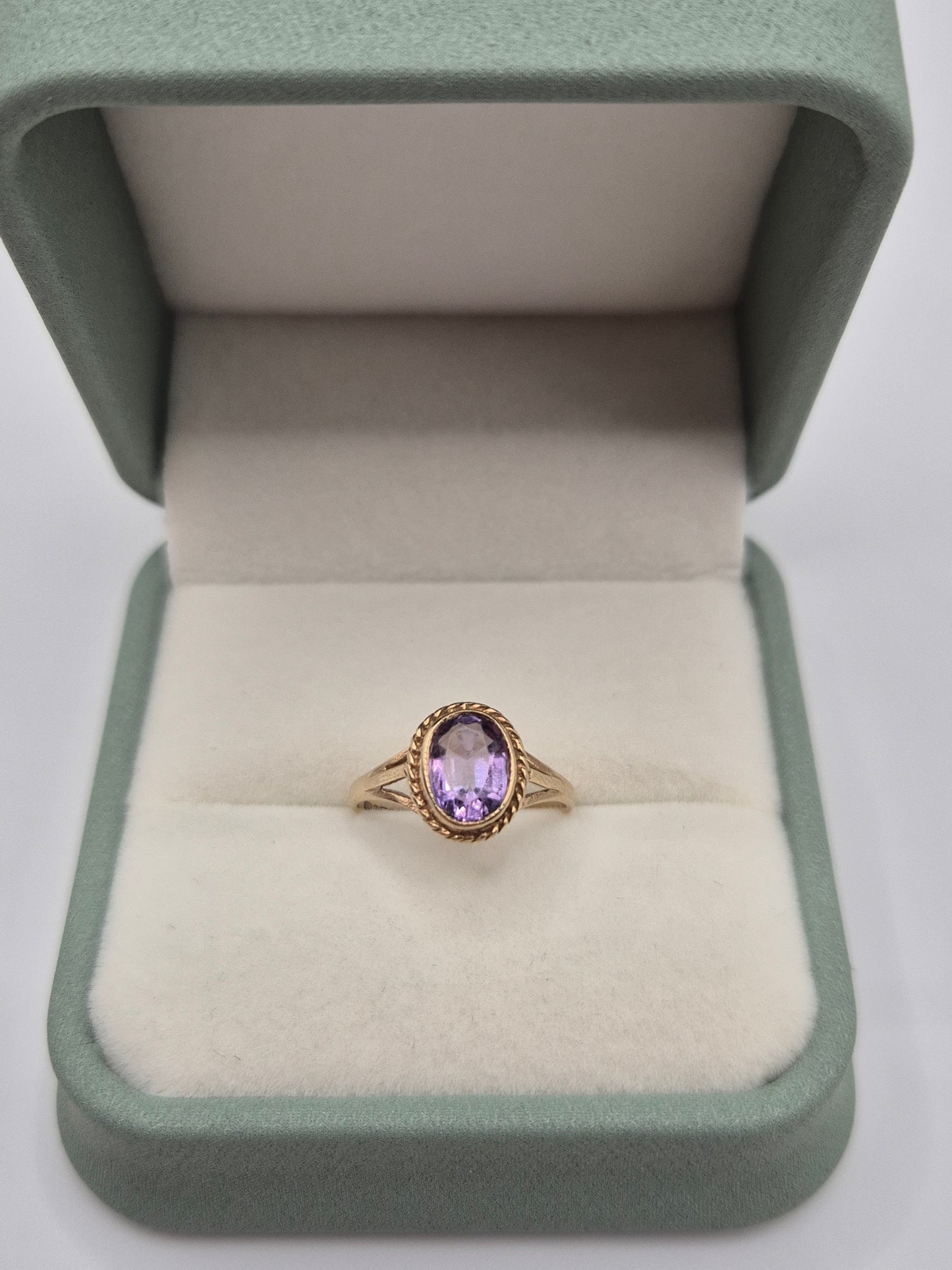 9ct gold amethyst ring