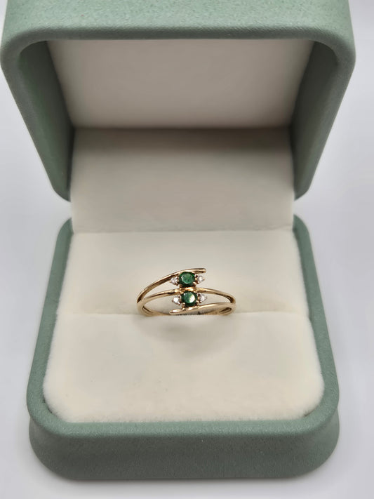 9ct gold diopside and diamond ring