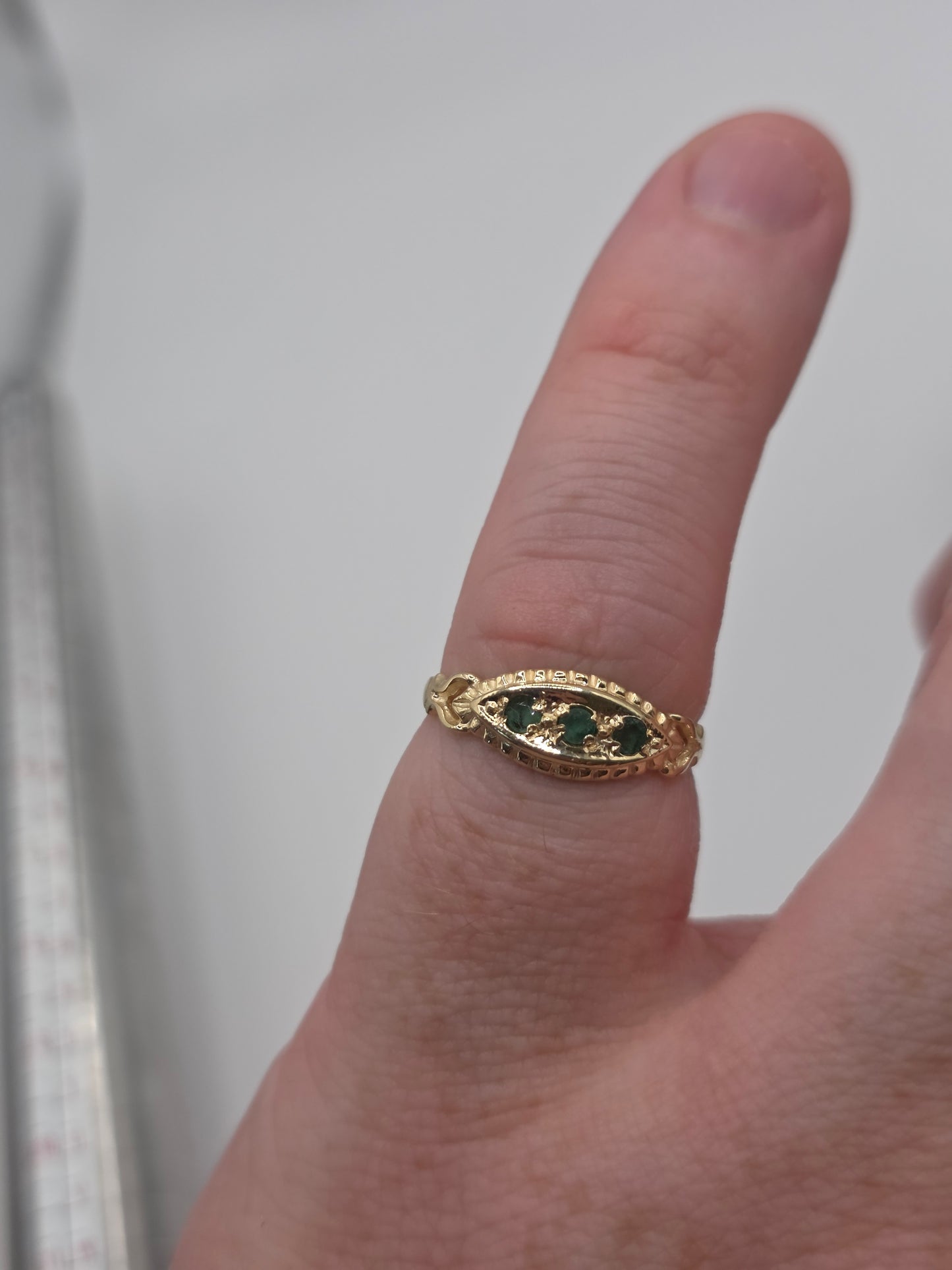 9ct gold emerald gypsy ring