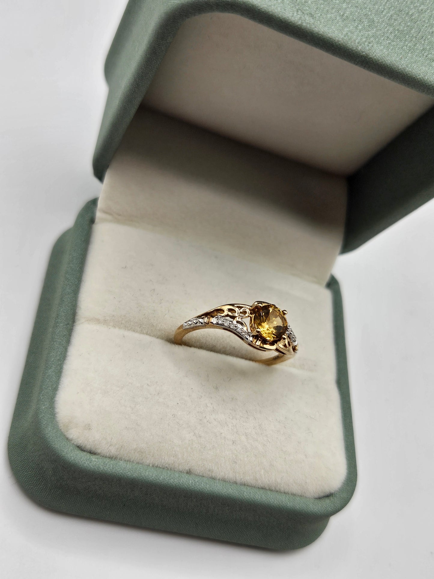 9ct gold citrine and diamond ring