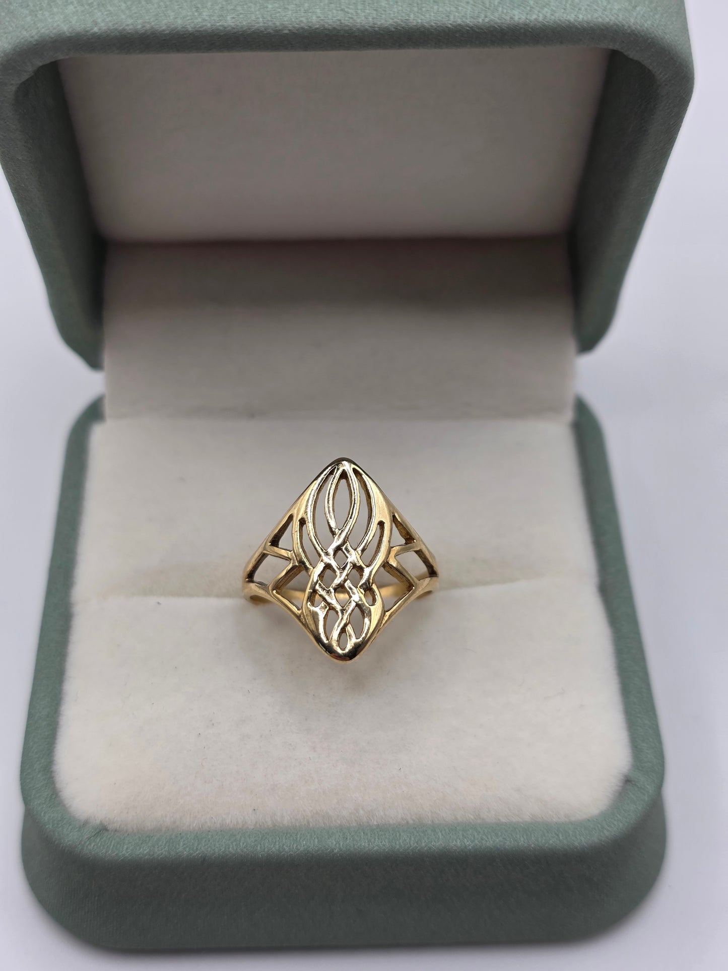 9ct gold ring