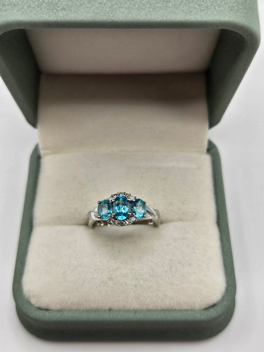 9ct white gold blue apatite and diamond ring