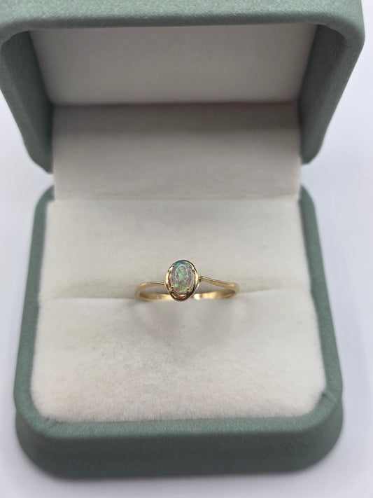 9ct gold opal ring
