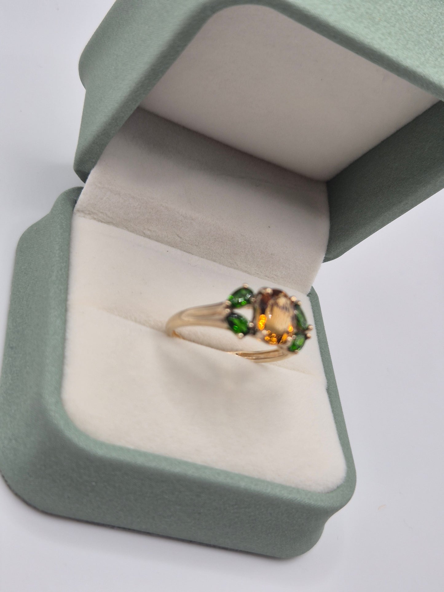 9ct gold citrine and diopside ring