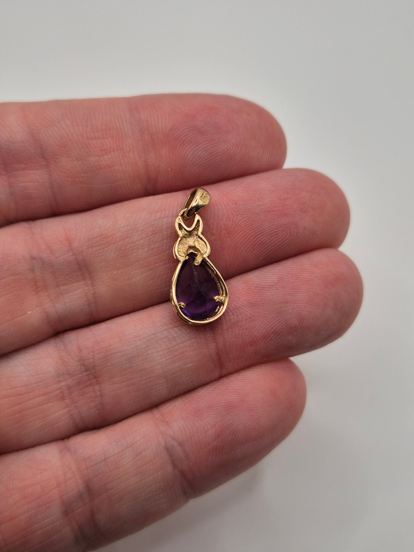 9ct gold amethyst pendant